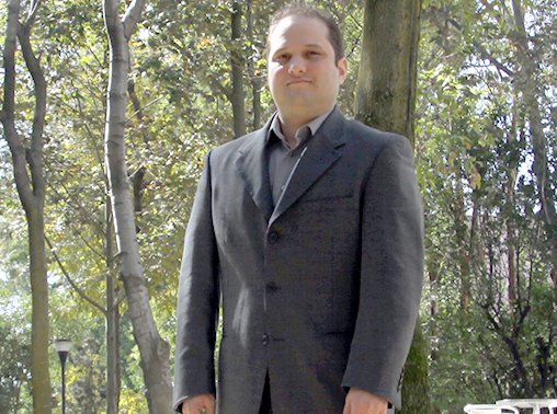 El Doctor Karol Estrada,