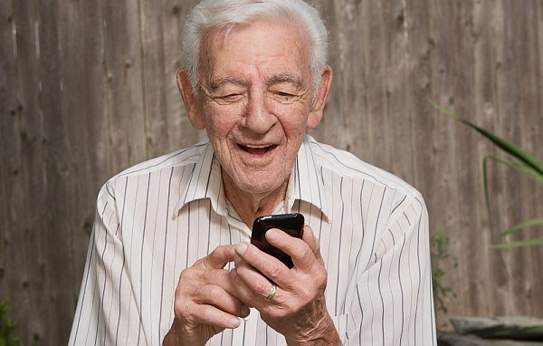 senior-citizen-using-a-phone