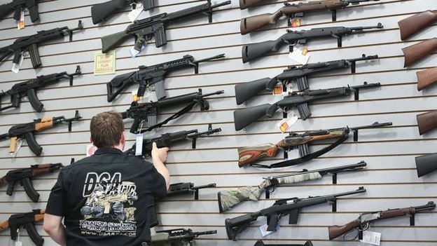 No existen cifras oficiales ni un registro único que permita conocer cuántas armas hay en Estados Unidos. Foto: Getty Images