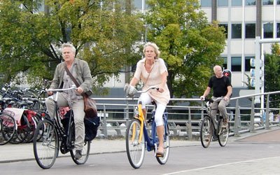 older-cyclists-amsterdam