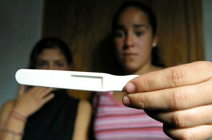 El embarazo adolescente: fracaso de la familia, las Instituciones y la sociedad