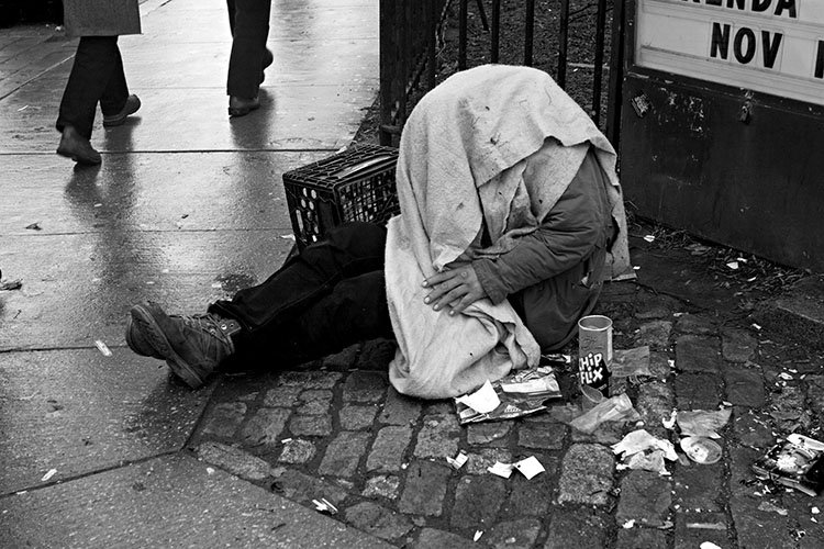 Cada vez más los Adultos Mayores están en riesgo de pobreza, OMS