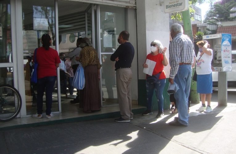 La pensión universal en 2023 para las personas mayores en México será de 4 mil 800 pesos