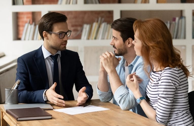 Trabajo conjunto de abogados especialistas y agentes de seguros genera ahorros y beneficia a clientes