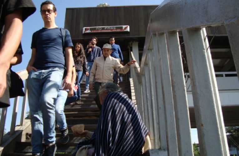 Garantizar asistencia social a personas mayores en situación de abandono