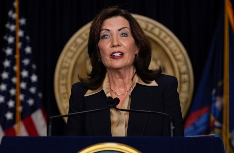 Buenas noticias para Nueva York: Kathy Hochul presentó propuestas para aumentar el apoyo y los recursos para los adultos mayores