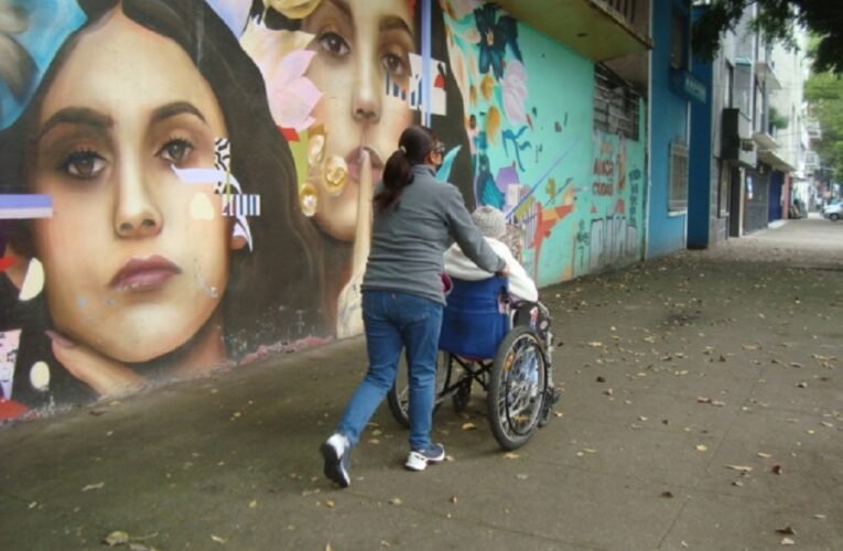 Impostergable una sociedad de cuidados de las personas mayores