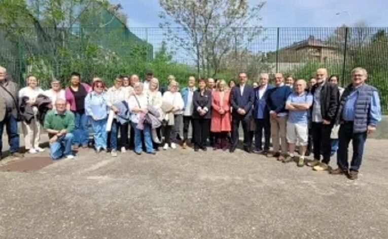 Una guía de la CNSE llama a combatir el edadismo y las barreras de comunicación que afrontan las personas mayores sordas