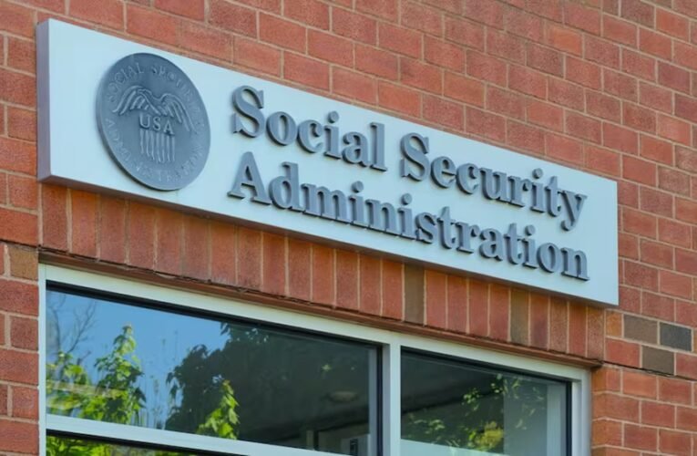 Por orden del Gobierno de Trump, recortarán los pagos del SSI a todos los beneficiarios que ayuden a su familia de esta manera