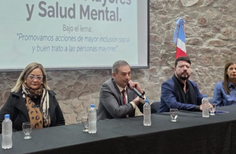 Jornada para fortalecer el cuidado integral de las personas mayores