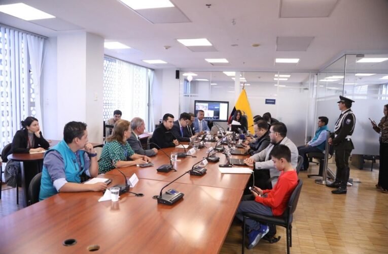 Adultos mayores plantean garantizar recursos municipales para fortalecer su atención y protección