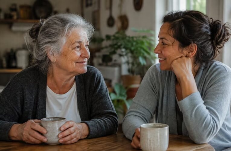 La psicología dice que las personas mayores de 70 años que prefieren tener pocos amigos no se están volviendo antisociales