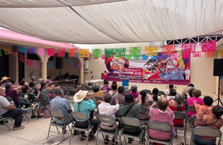 Brinda Secretaría de Salud más de 50 atenciones a personas mayores en Zumpango
